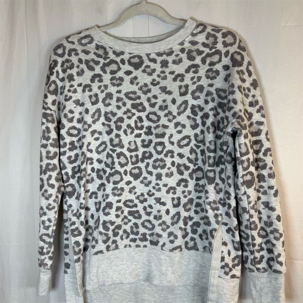 Green Tea Sweatshirt Womens Size S Gray Leopard Print Crew Neck Pullover